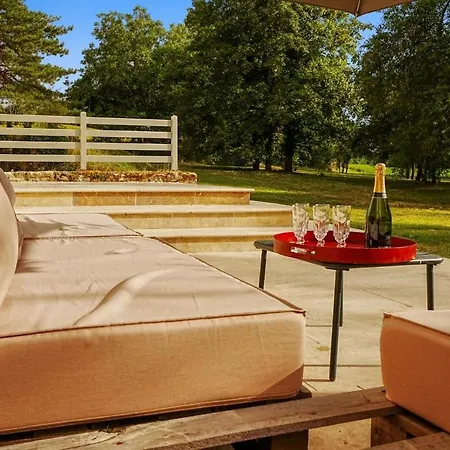 Le Moulin De Gaudais, 16p, 7ch, 350m2, Piscine Holiday home *